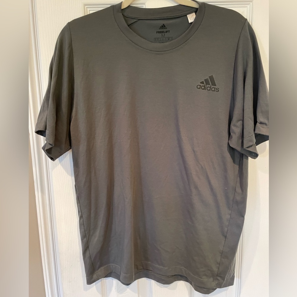 Adidas freelift Mens medium shirt